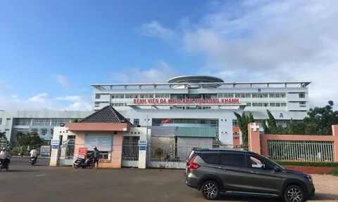 Vỡ đại tràng vì bơm hơi vào hậu môn