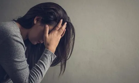 Cô gái phải nhập viện điều trị bệnh tâm thần do 1 thói quen thường gặp ở giới trẻ