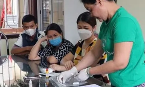 Bộ Y tế yêu cầu tạm dừng hoạt động nhóm 'bông hồng đen'