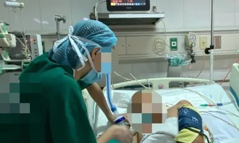 Lương thấp, bác sĩ trẻ nghỉ viện công, chấp nhận đền bù tiền để sang viện tư làm