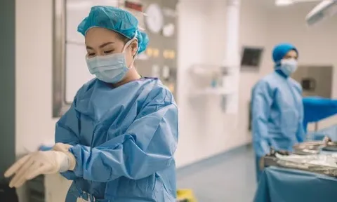 Nghiên cứu cho thấy bệnh nhân của bác sĩ phẫu thuật nữ hồi phục tốt hơn