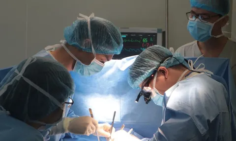 Bé gái 40 ngày tuổi mắc bệnh tim bẩm sinh, gia cảnh khó khăn: "Phép màu'" đã xảy ra