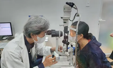 Hơn 71.000 ca đau mắt đỏ, ngành y tế TP HCM tìm tác nhân gây bệnh