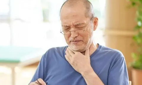 Một dấu hiệu cảnh báo ung thư có thể xuất hiện lúc ăn, rất dễ bị bỏ lỡ