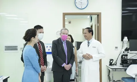 Hợp tác nghiên cứu y sinh học, phát minh thuốc, ứng dụng AI trong y tế giữa Việt Nam và Mỹ