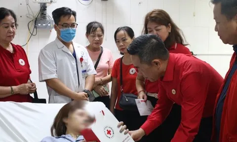 Vụ cháy chung cư mini: Hỗ trợ nạn nhân, chưa thu các khoản phí