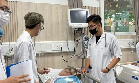 Thông tin mới vụ cháy chung cư mini: 6 nạn nhân bị thương tiên lượng nặng, nguy kịch