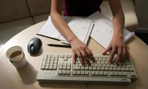 Lời cảnh báo với người ngồi quá 10 giờ/ngày