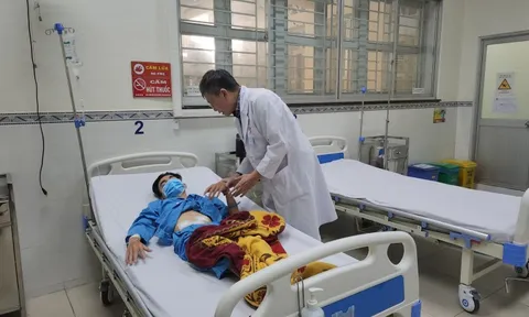 Nam thanh niên thủng ruột vì tự mua thuốc uống điều trị