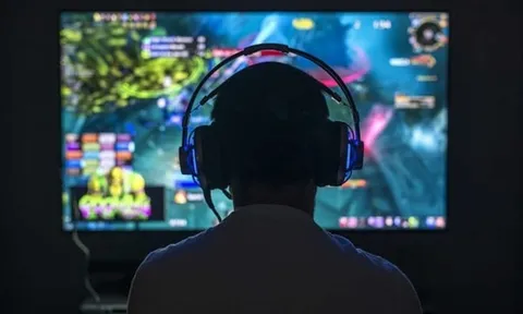 Nghiện game, tiến sĩ lương nghìn USD mất trắng sự nghiệp, nhập viện tâm thần