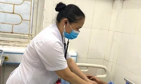 Sốc phản vệ sau khi tự mua thuốc kháng sinh về uống