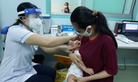 Vắc-xin tiêm chủng mở rộng tại TP HCM đang cạn dần