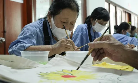 Bệnh nhân ung thư gửi ước mơ vào tranh