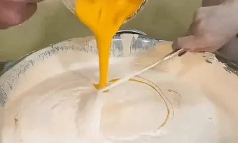 Làm trắng da bằng kem trộn trứng gà, chuyên gia rùng mình chỉ hậu quả