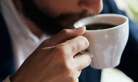 4 thời điểm không nên uống cà phê kẻo sức khỏe suy giảm, ung thư tìm đến