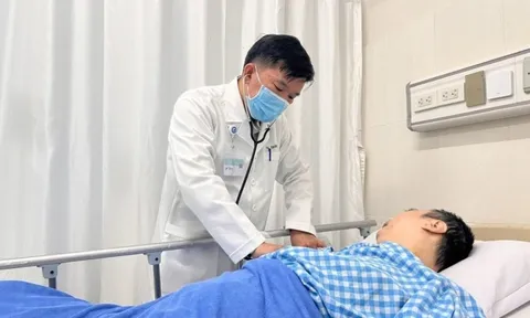 Bệnh nhân bị thủng phổi vì mắc xương gà được cấp cứu kịp thời