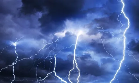 2 người thương vong vì bị sét đánh ở Long An