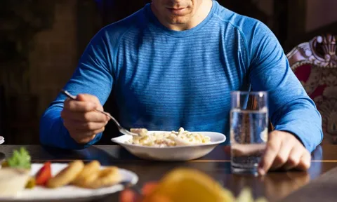 Làm điều này trước khi ăn để ‘giảm cân không mất sức’, đào thải độc tố trong cơ thể