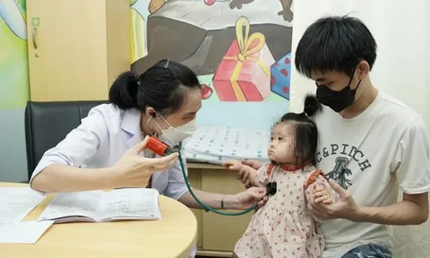 ​​​​Viêm đường hô hấp cấp 'vào mùa': Bác sĩ cảnh báo dấu hiệu bệnh đã có biến chứng