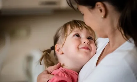 Ôm ấp kỳ diệu hơn thần dược