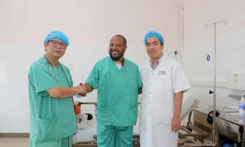 Kịp thời cứu người đàn ông nước ngoài bị bệnh lý tim mạch nặng