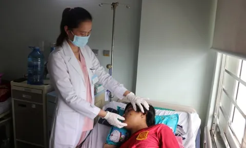 Sức khỏe các ngư dân bị thương trên vùng biển Cà Mau đã ổn định