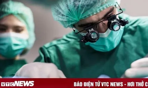 Vết đen 10 năm trên mặt biến thành u lớn, bác sỹ rùng mình khi thấy cả ổ giòi