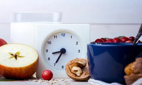 Giảm cân, hết mất ngủ nhờ... ăn sáng trễ?