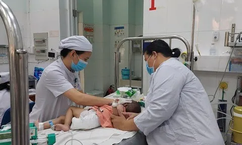 Trẻ nhiễm bệnh hô hấp nhập viện: Báo động!