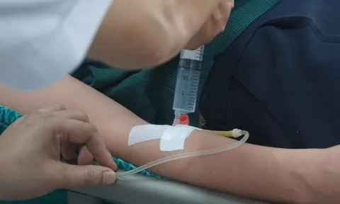 Sốc phản vệ độ 3 sau khi uống kháng sinh, ăn phở