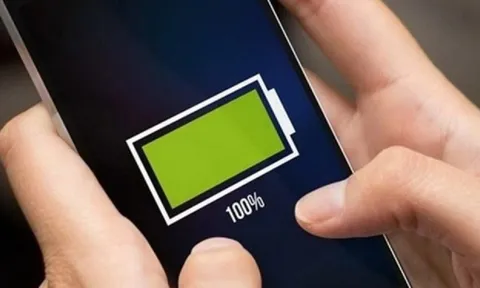 Các nhà khoa học Trung Quốc tạo ra túi xách có thể sạc điện thoại