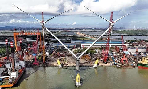 Trình làng “quái vật 2 đầu” OceanX có thể hấp thu sức mạnh siêu bão