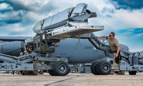 Cận cảnh “tuyệt tác” tên lửa hành trình tầm xa AGM-158 JASSM