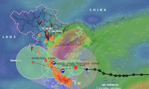 Đầu giờ chiều nay (19/9), bão số 4 đi vào đất liền Quảng Bình, Quảng Trị