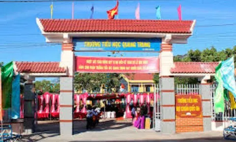 Thầy giáo tiếng Anh đánh học sinh lớp 3 chấn thương