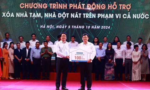 HDBank đóng góp 100 tỷ đồng, hưởng ứng đợt cao điểm 450 ngày đêm xóa nhà tạm, nhà dột nát trên cả nước