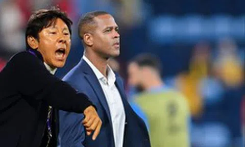 HLV Kluivert cố khen ĐT Indonesia, HLV Shin Tae-yong nói gì sau trận đấu "thảm họa" của đội bóng cũ?