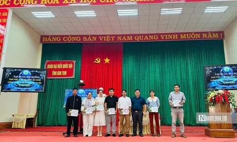 Cán bộ ứng dụng trí tuệ nhân tạo để phục vụ người dân hiệu quả hơn