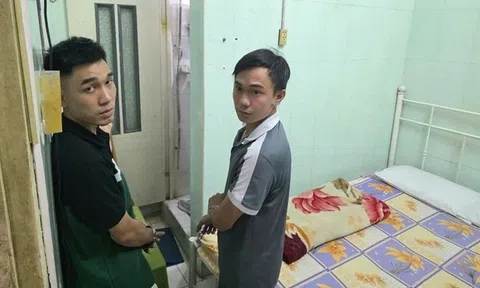Bắt 2 đối tượng khống chế chủ nhà nghỉ cướp 16 cây vàng