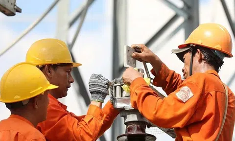 Giá điện tăng 4,8% lên hơn 2.200 đồng/kWh từ 10/5