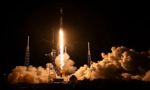 Đối thủ của SpaceX lên kế hoạch tham vọng với 243 vệ tinh khổng lồ