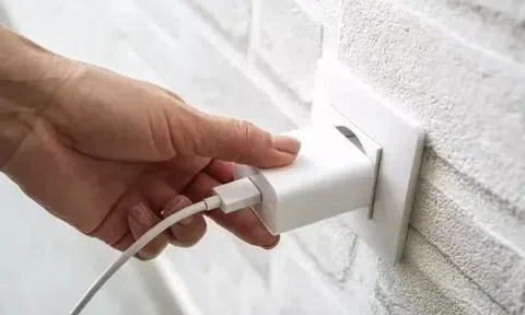 4 thiết bị nên rút phích cắm khi vắng nhà mùa hè để tiết kiệm điện
