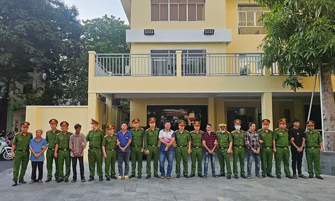 Triệt phá đường dây buôn lậu xăng dầu 'siêu khủng', khởi tố 53 bị can