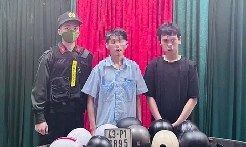Đổ vỡ tình cảm, nam thanh niên rủ bạn đến cầu Tình yêu "trả thù tình" bằng cách không ai ngờ tới