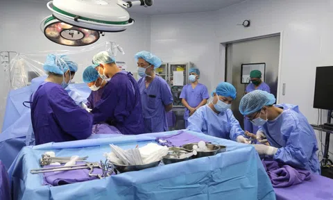 Bệnh viện tỉnh xuyên đêm lấy đa tạng và ghép thành công 2 thận từ người hiến chết não