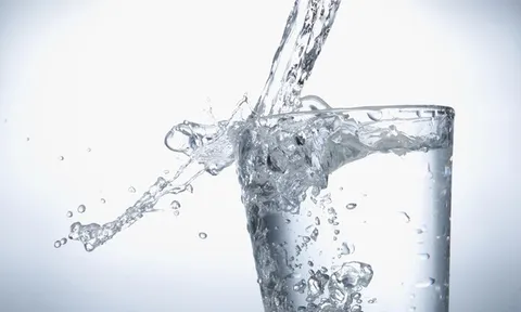 Loại vật liệu đáng kinh ngạc, có thể trực tiếp biến không khí thành nước