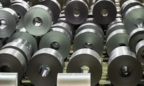 Giá thép tại Trung Quốc chạm đáy 8 năm