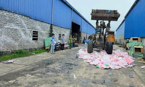 Tiêu hủy gần 2.000 "baby three" nghi nhập lậu