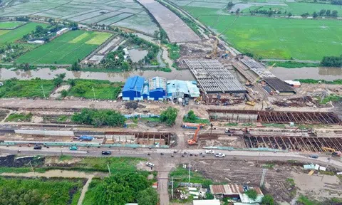 Đề xuất 102 sà lan được cấp mã QR chở cát cho Vành đai 3