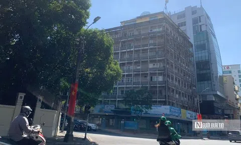 Loạt chung cư cũ chằng chịt dây điện, bịt kín lối thoát ở Tp.HCM sắp "lột xác"